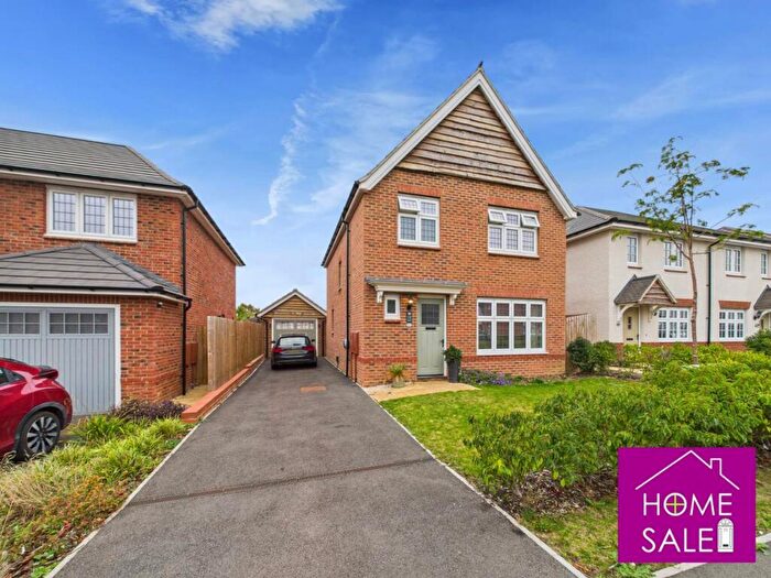 3 Bedroom Detached House For Sale In Devon Way, Parklands, Northampton, NN3