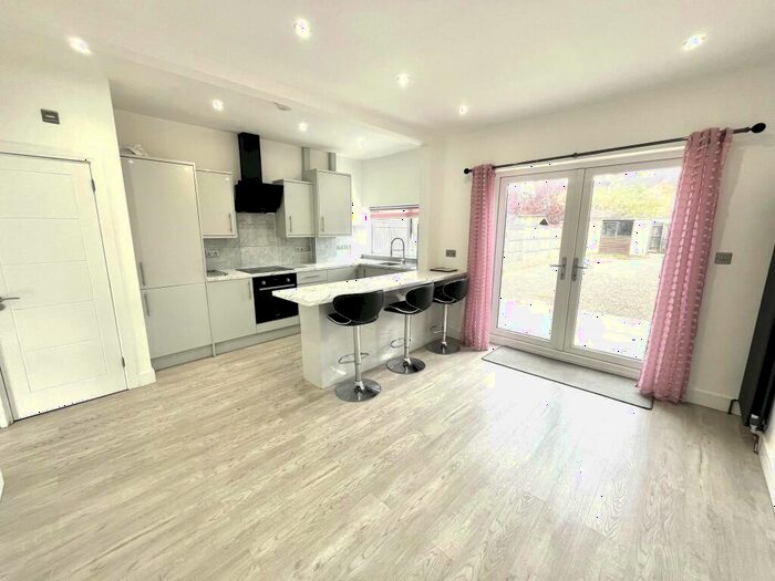 3 Bedroom House To Rent In Richville Road, Southampton, SO16