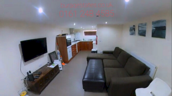 3 Bedroom Flat To Rent In Mauldeth Road, Withington, M20