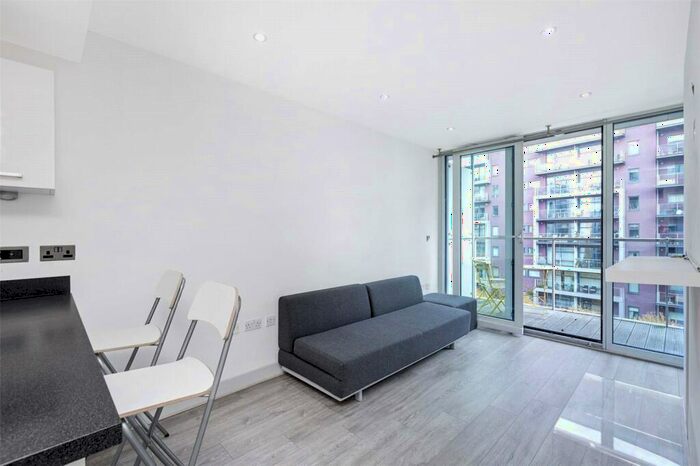 1 Bedroom Apartment To Rent In Eustace Building, Queenstown Road, London, SW11