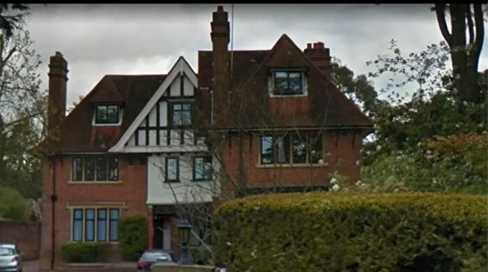 2 Bedroom Flat To Rent In Frithwood Avenue, Northwood, Greater London, HA6