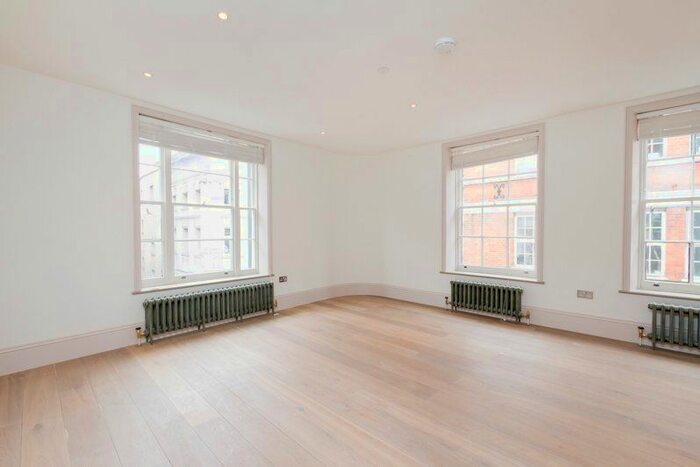 2 Bedroom Flat To Rent In Goodwins House, St Martins Lane, Covent Garden, WC2N