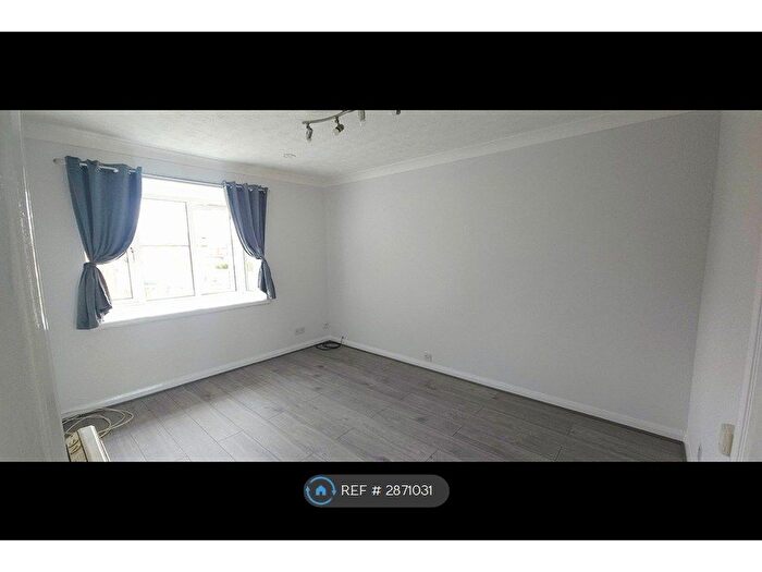 1 Bedroom Flat To Rent In Calcot, Reading, RG31