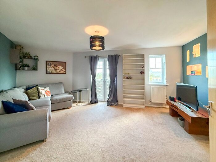 2 Bedroom Flat For Sale In Redgrave Close, St James Village, Gateshead, NE8