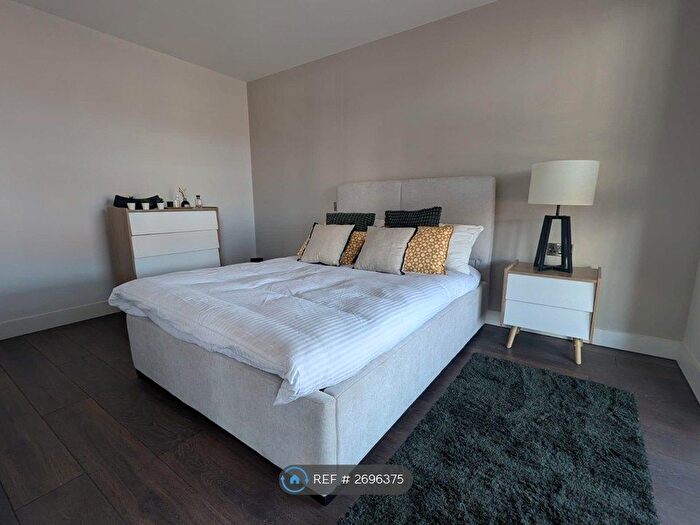 1 Bedroom Flat To Rent In Aquitania Development, Liverpool, L3