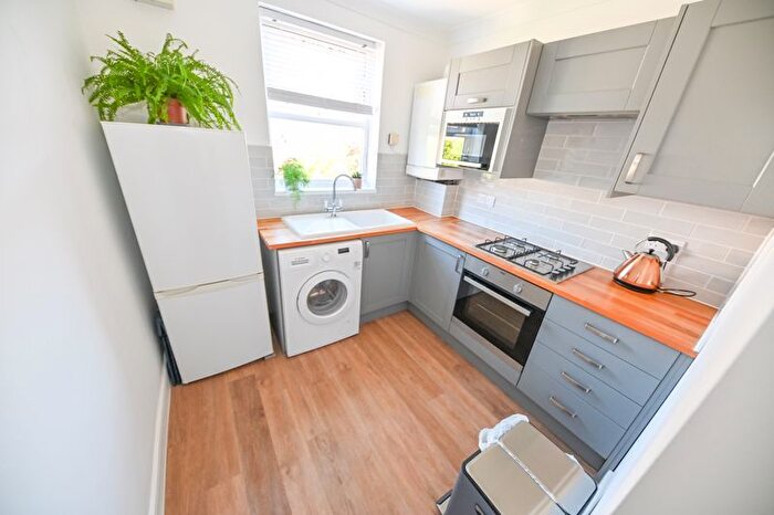 1 Bedroom Flat To Rent In Victoria Road North, Southsea, PO5