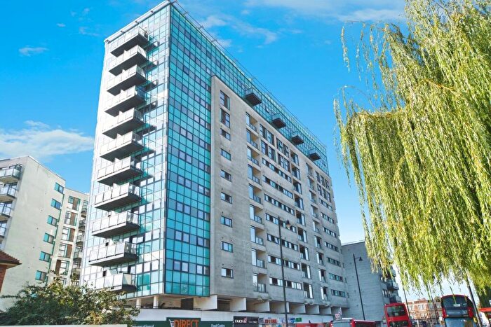 2 Bedroom Apartment For Sale In Southbury Road, Enfield, EN1