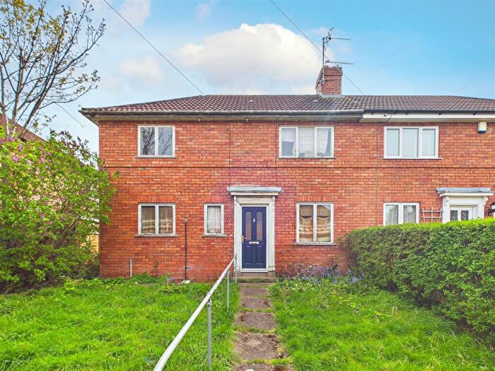 3 Bedroom Semi-Detached House For Sale In Tiverton Walk, Speedwell, Bristol, BS16