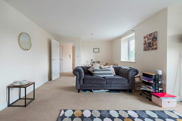 2 Bedroom Flat To Rent In Knightsbridge Court, Gosforth, Newcastle Upon Tyne, NE3