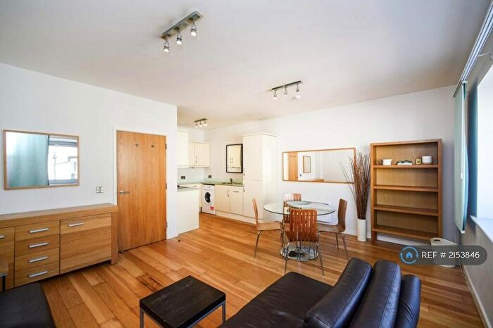 2 Bedroom Maisonette To Rent In Queens Road, Brighton, BN1