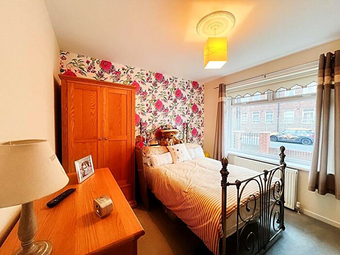 2 Bedroom Semi-Detached Bungalow For Sale In Debdon Gardens, Newcastle Upon Tyne, NE6