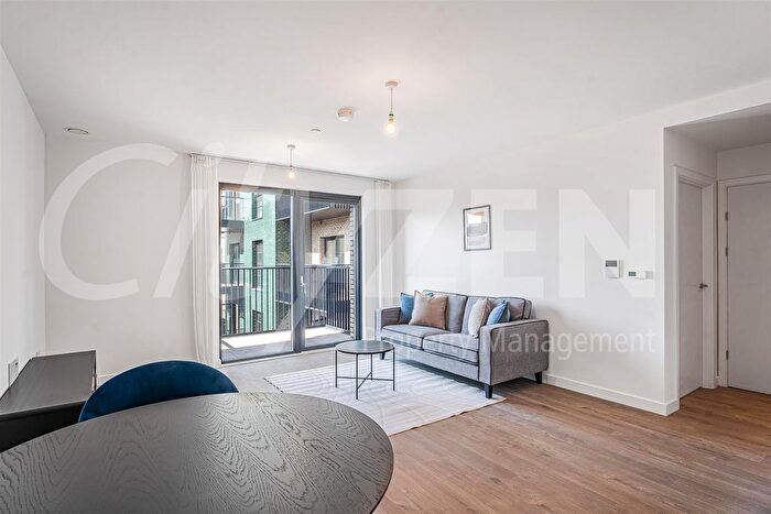 1 Bedroom Flat To Rent In Burlington Road, London, KT3