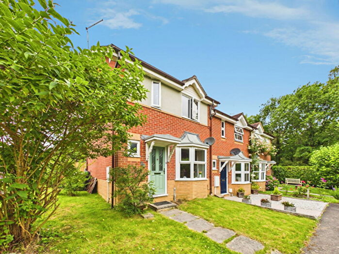 2 Bedroom Semi-Detached House For Sale In Earles Meadow, Horsham, RH12