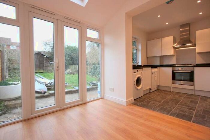 2 Bedroom Flat To Rent In Harrow HA1