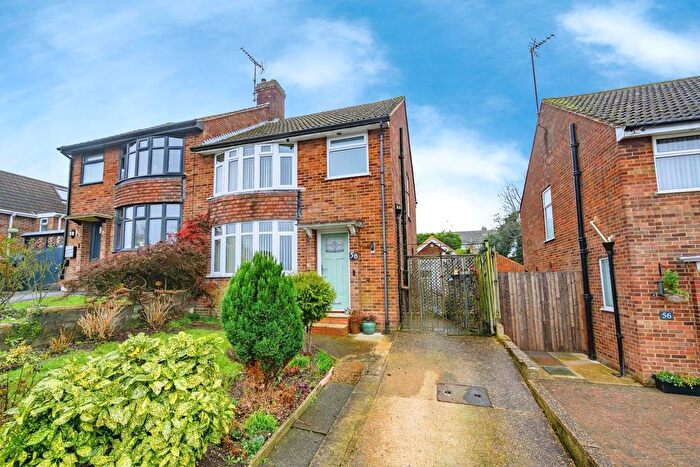 3 Bedroom Semi-Detached House For Sale In Hillary Crescent, Luton, Bedfordshire, LU1