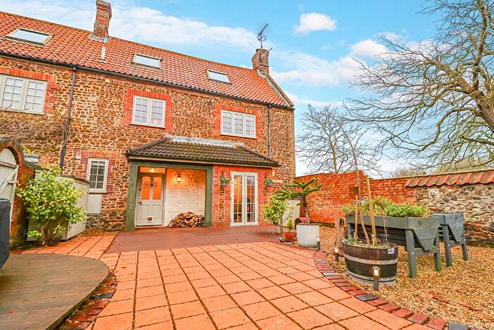 3 Bedroom Semi-Detached House For Sale In Hill Road, Middleton, King's Lynn, Norfolk, PE32