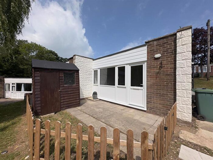 2 Bedroom Chalet For Sale In Cockleton Lane, Cowes, PO31