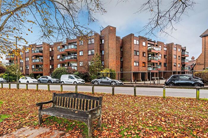 2 Bedroom Flat To Rent In Church Lane, Oxted, RH8