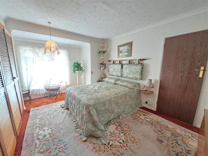 3 Bedroom End Of Terrace House For Sale In Cranleigh Road, Portchester, PO16