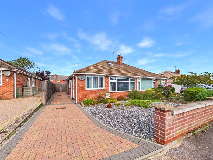 2 Bedroom Bungalow For Sale In Hildyard Close, Hardwicke, Gloucester, Gloucestershire, GL2