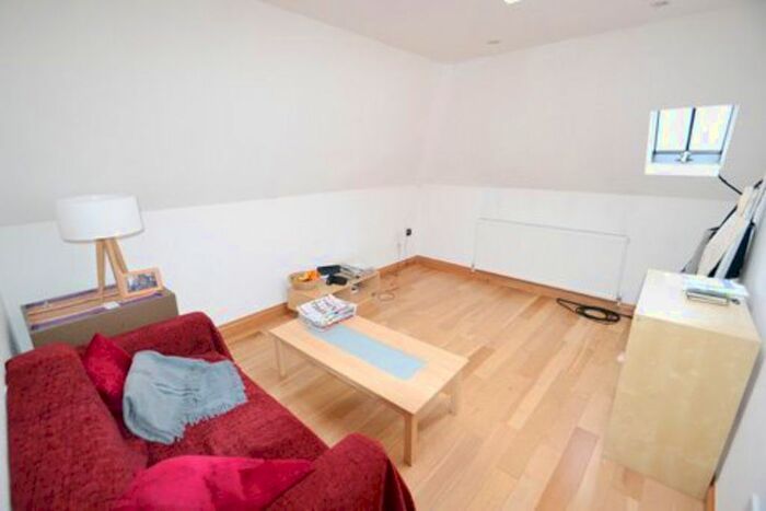 1 Bedroom Flat To Rent In Ossulton Way, London, N2
