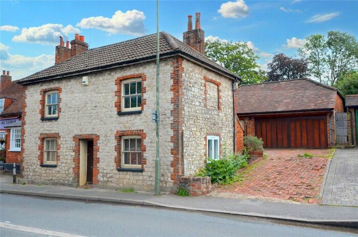 3 Bedroom Detached House To Rent In The Street, Wrecclesham, Farnham, Surrey, GU10