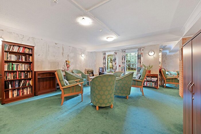 1 Bedroom Flat To Rent In Cedar Road, Sutton, SM2