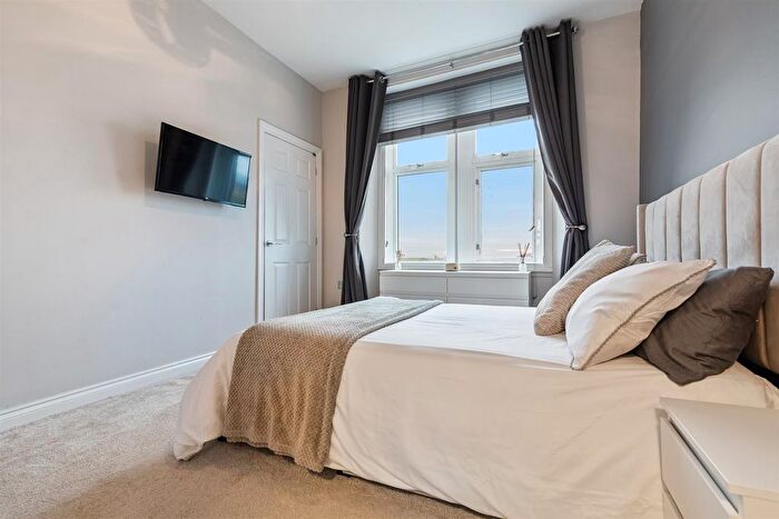 1 Bedroom Flat For Sale In Dumbarton Road, Clydebank, G81