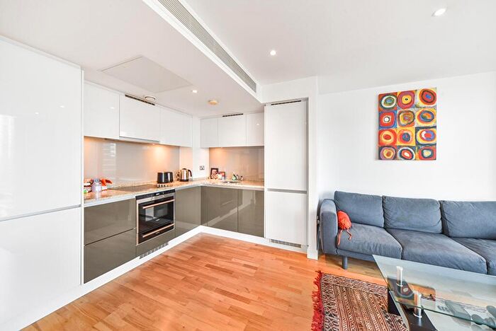 1 Bedroom Flat To Rent In Landmark East, Marsh Wall, E14