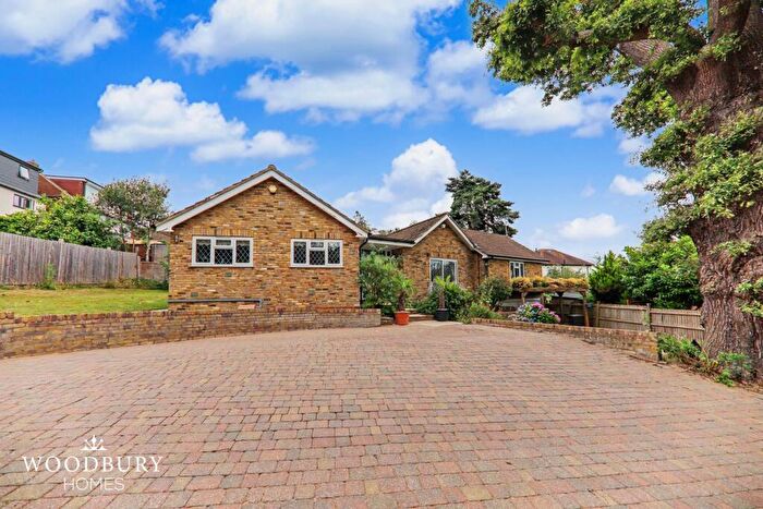 4 Bedroom Detached Bungalow For Sale In Goldings Hill, Loughton, IG10