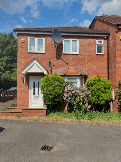3 Bedroom End Of Terrace House To Rent In Coombe Close, Hatfield, AL10