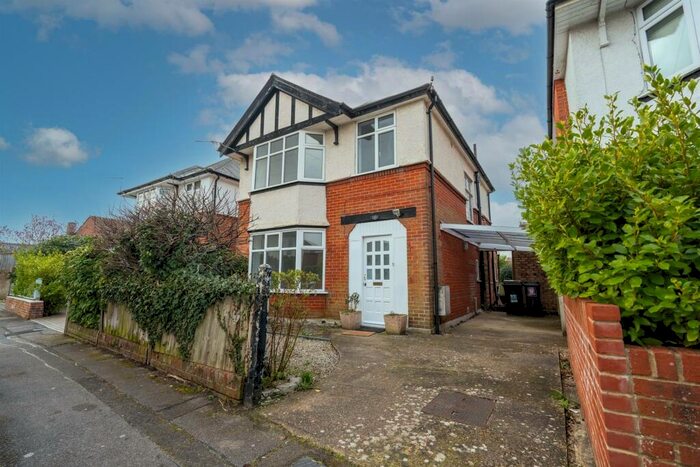 3 Bedroom Detached House To Rent In Granville Road, Bournemouth, BH5