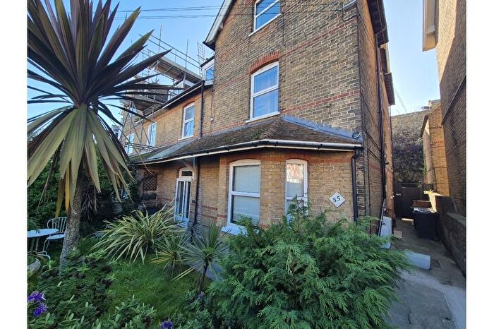 2 Bedroom Flat To Rent In Westgate Bay Avenue, Thanet, Westgate-On-Sea, CT8