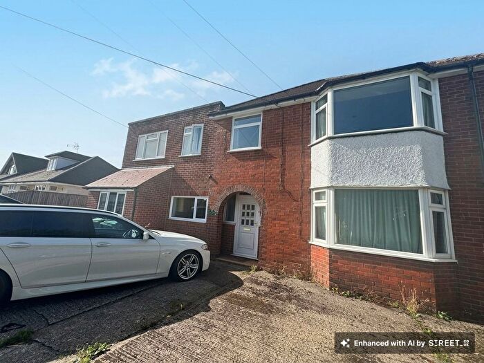 2 Bedroom Flat To Rent In Marlow Road, Stokenchurch, HP14