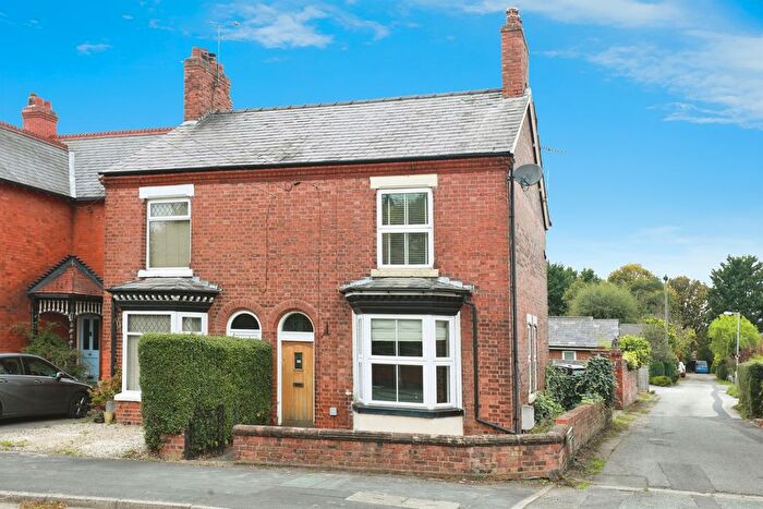 3 Bedroom Semi-Detached House For Sale In London Road, Davenham, Northwich, CW9