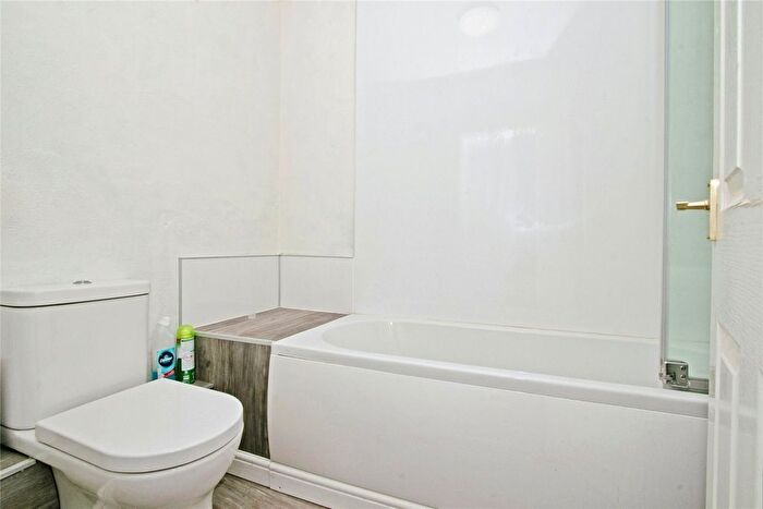 1 Bedroom Flat For Sale In Crowlas, Penzance, Cornwall, TR20