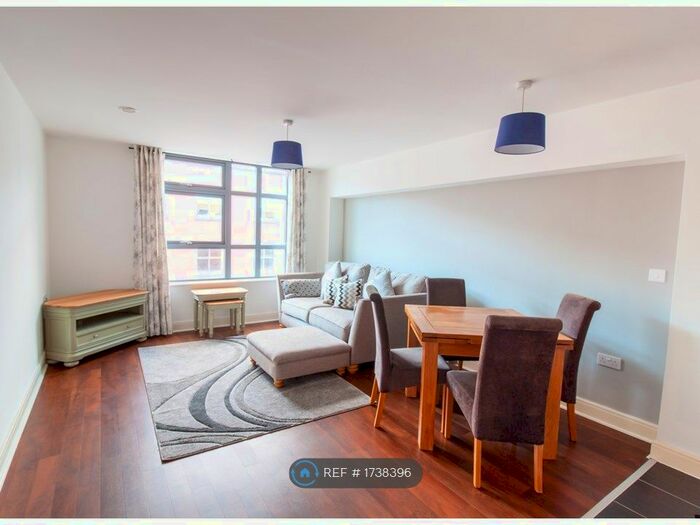 2 Bedroom Flat To Rent In Lion Court, Birmingham, B18