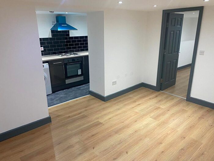 1 Bedroom Flat To Rent In Grange Avenue, Leeds, LS7