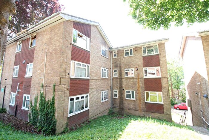 3 Bedroom Flat To Rent In Partridge Knoll, Purley, CR8