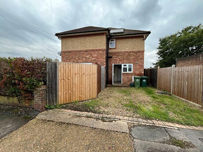 2 Bedroom End Of Terrace House To Rent In Woodthorpe Road, Ashford, TW15