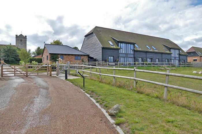 3 Bedroom End Of Terrace House For Sale In Pond Hill, Cliffe, ME3