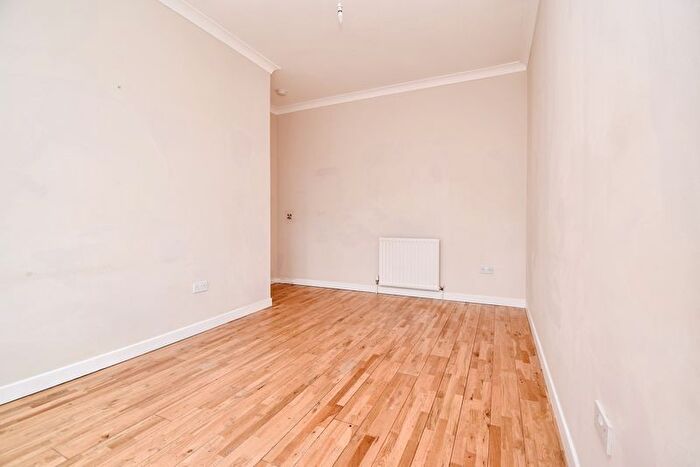 1 Bedroom Flat To Rent In East Burnside Street, Kilsyth, G65