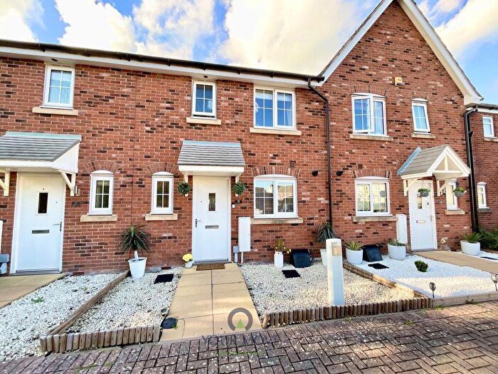 3 Bedroom Terraced House For Sale In Kingcup Close, Catshill, Bromsgrove, Worcestershire, B61