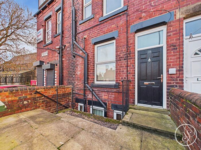 1 Bedroom Flat For Sale In Back Highthorne Street, Armley, Leeds, LS12