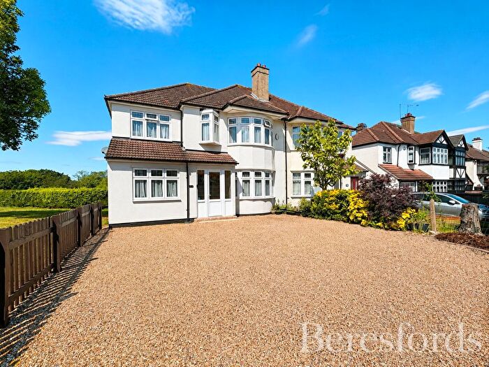 5 Bedroom Semi-Detached House For Sale In Abbs Cross Lane, Hornchurch, RM12