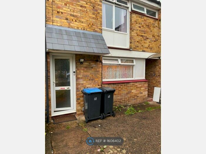 2 Bedroom Terraced House To Rent In Upper Mealines, Harlow, CM18