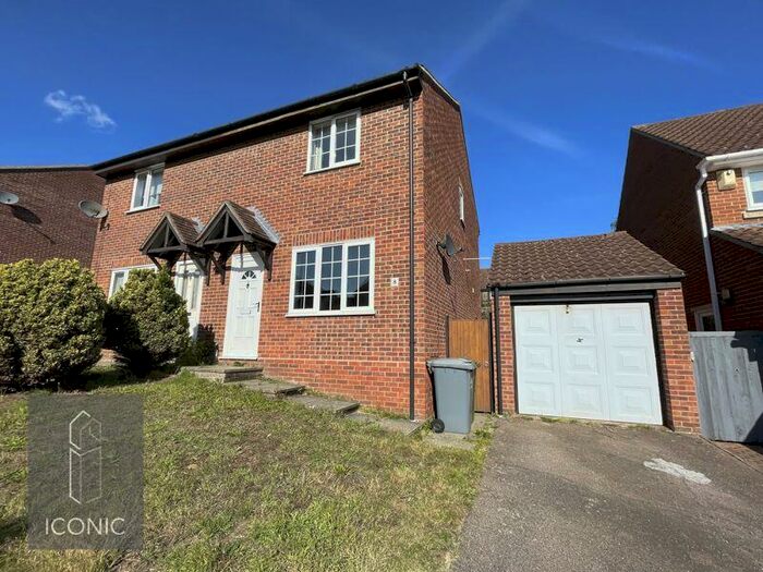 3 Bedroom Semi-Detached House To Rent In Mokyll Croft, Norwich, NR8