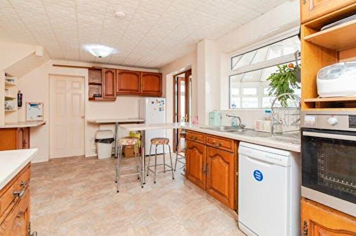 4 Bedroom Terraced House To Rent In Webber Close, Erith, DA8