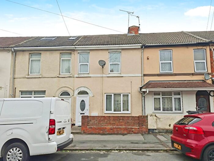 3 Bedroom Terraced House For Sale In Beatrice Street, Swindon, SN2
