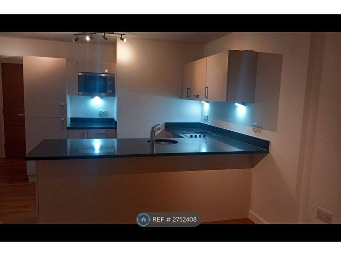 2 Bedroom Flat To Rent In Kensington House, West Drayton, UB7